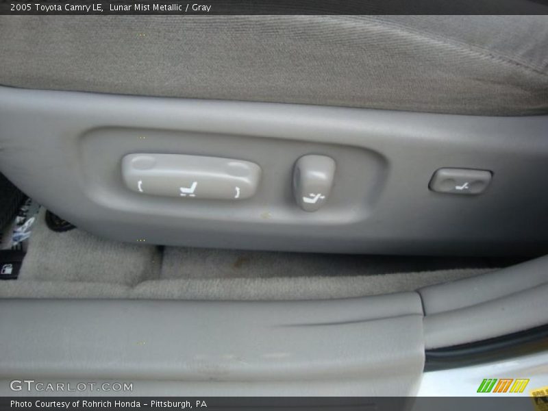 Lunar Mist Metallic / Gray 2005 Toyota Camry LE