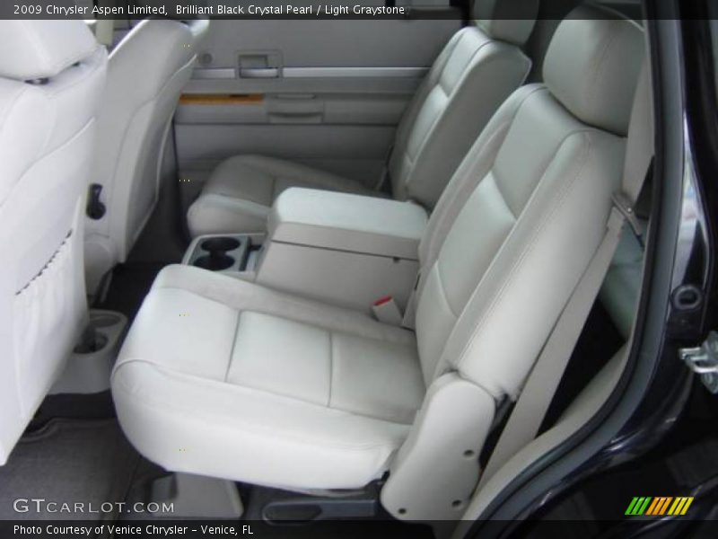 Brilliant Black Crystal Pearl / Light Graystone 2009 Chrysler Aspen Limited