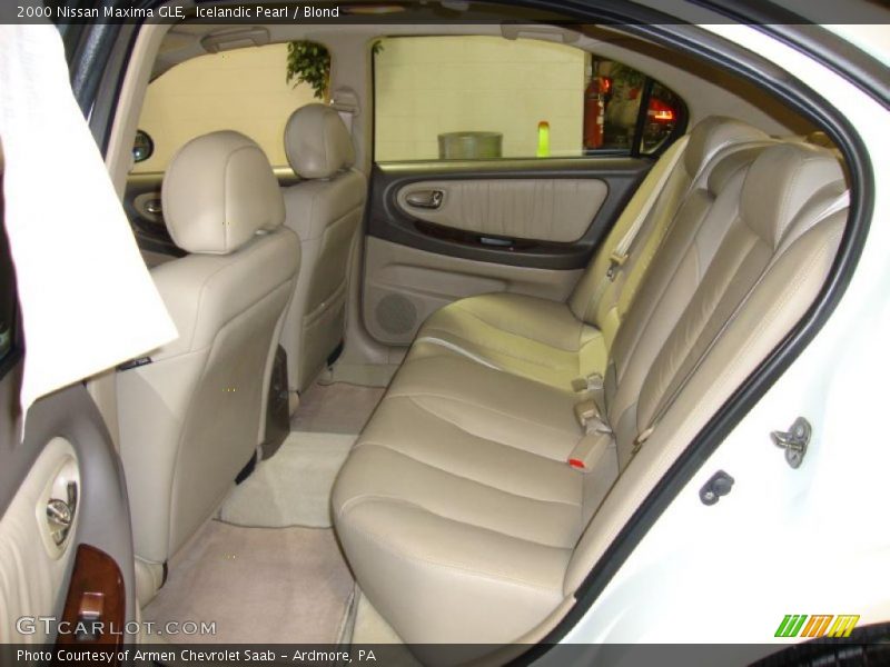 Icelandic Pearl / Blond 2000 Nissan Maxima GLE