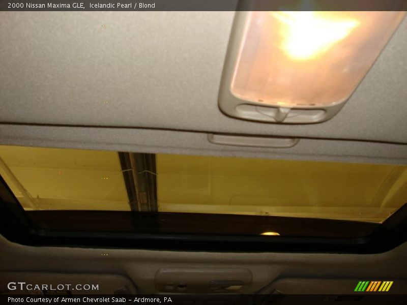 Icelandic Pearl / Blond 2000 Nissan Maxima GLE