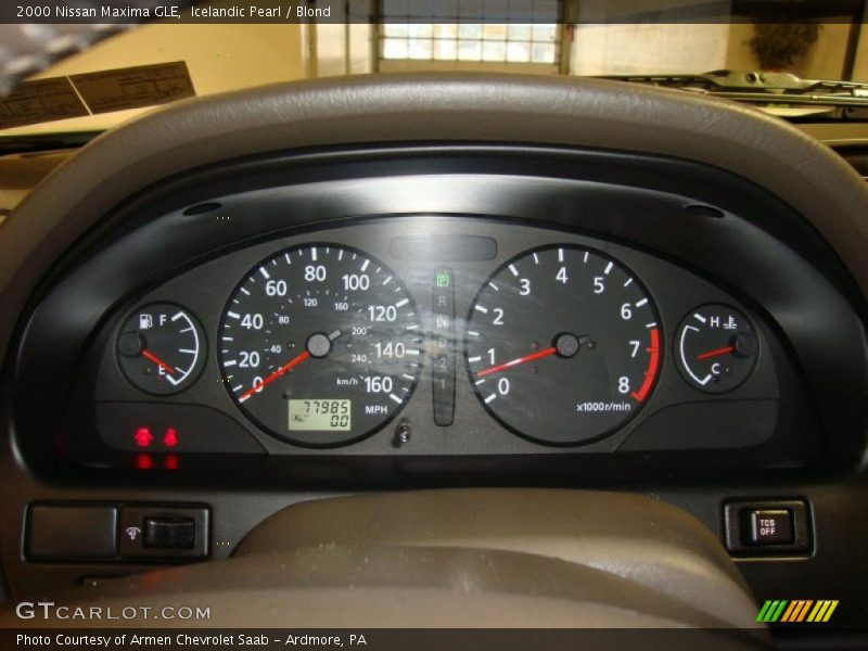 Icelandic Pearl / Blond 2000 Nissan Maxima GLE