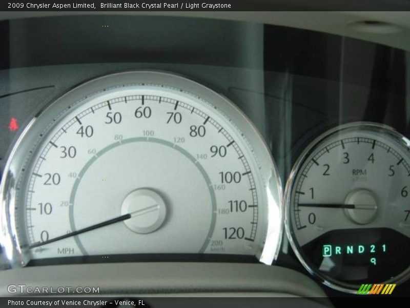 Brilliant Black Crystal Pearl / Light Graystone 2009 Chrysler Aspen Limited