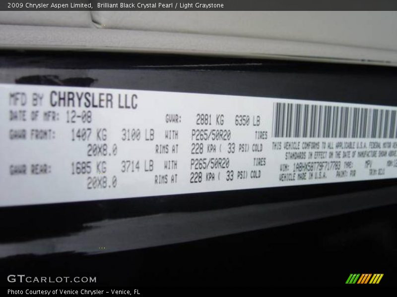 Brilliant Black Crystal Pearl / Light Graystone 2009 Chrysler Aspen Limited