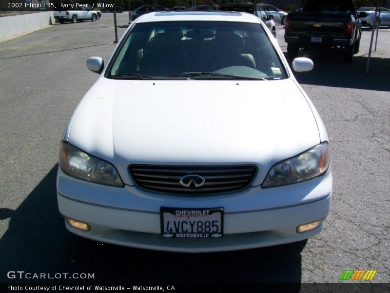 Ivory Pearl / Willow 2002 Infiniti I 35