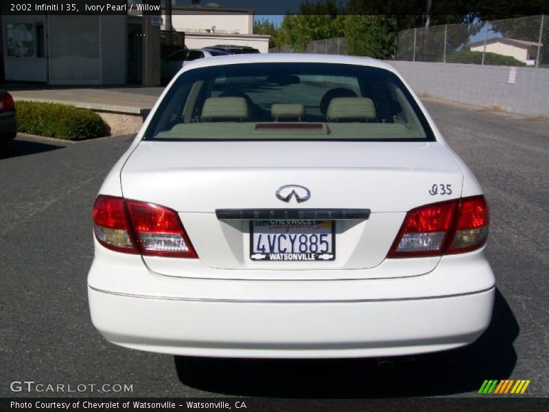 Ivory Pearl / Willow 2002 Infiniti I 35
