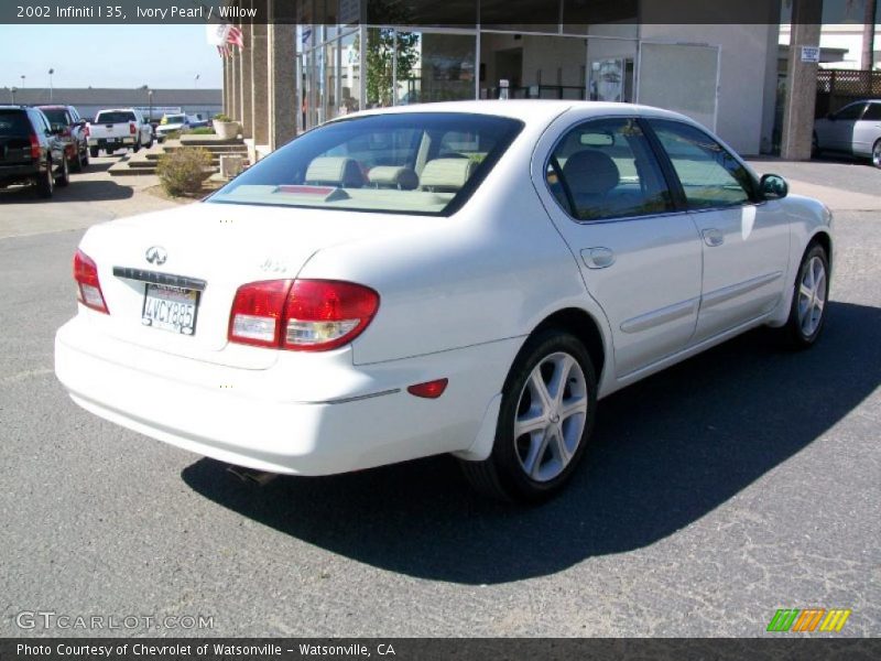 Ivory Pearl / Willow 2002 Infiniti I 35