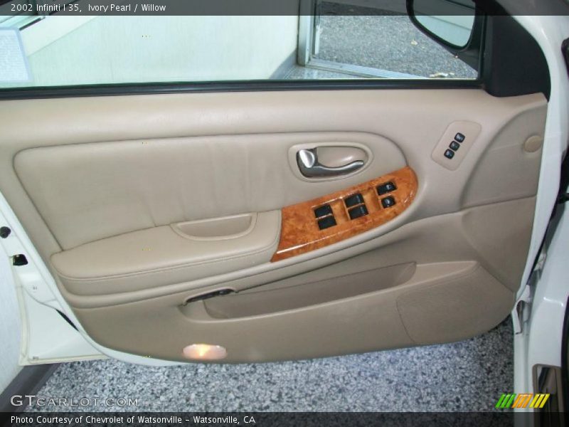 Ivory Pearl / Willow 2002 Infiniti I 35