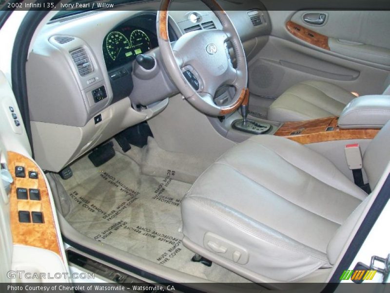 Ivory Pearl / Willow 2002 Infiniti I 35