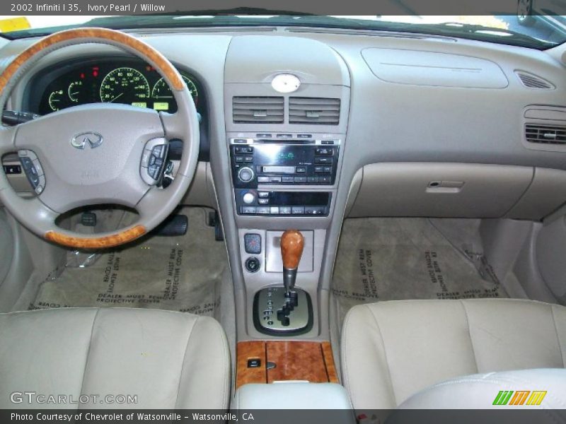 Ivory Pearl / Willow 2002 Infiniti I 35