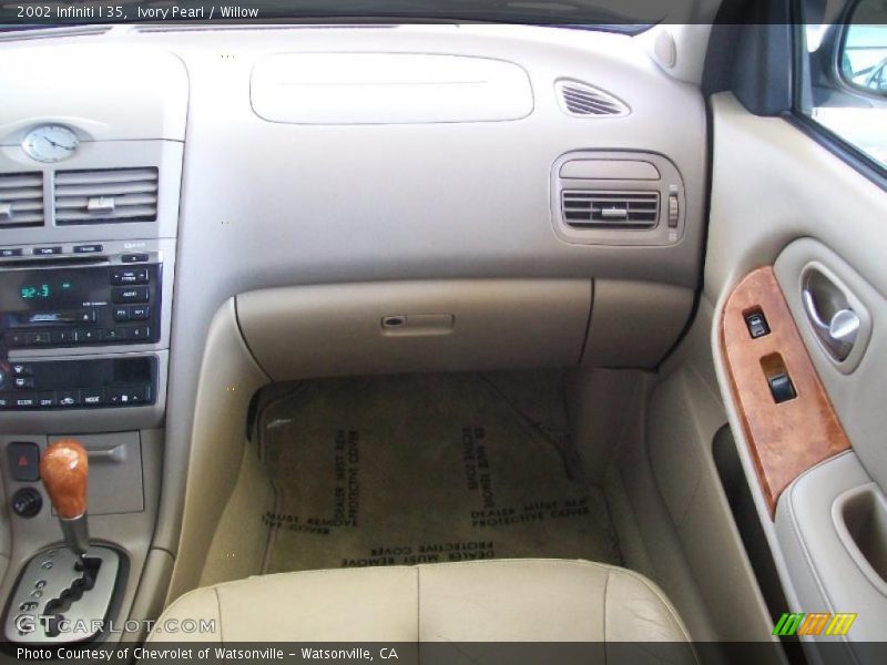 Ivory Pearl / Willow 2002 Infiniti I 35