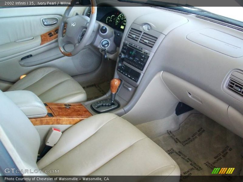 Ivory Pearl / Willow 2002 Infiniti I 35