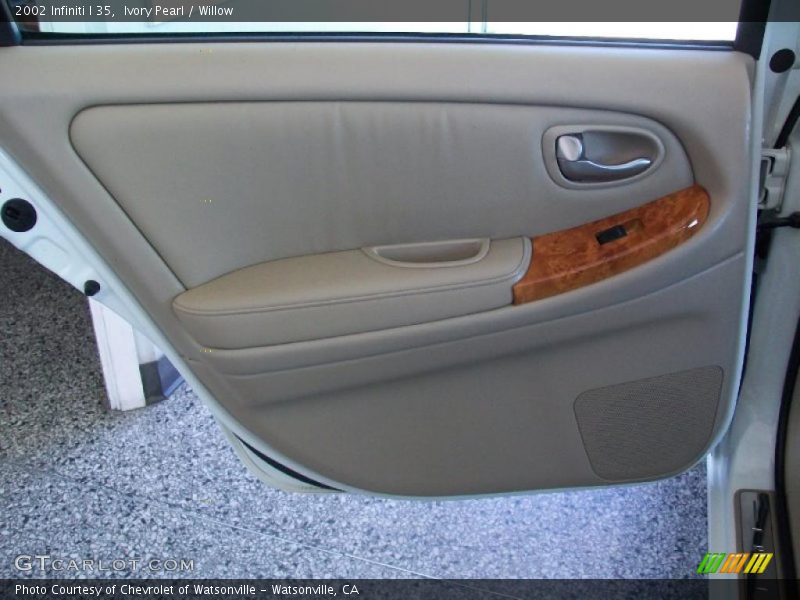 Ivory Pearl / Willow 2002 Infiniti I 35