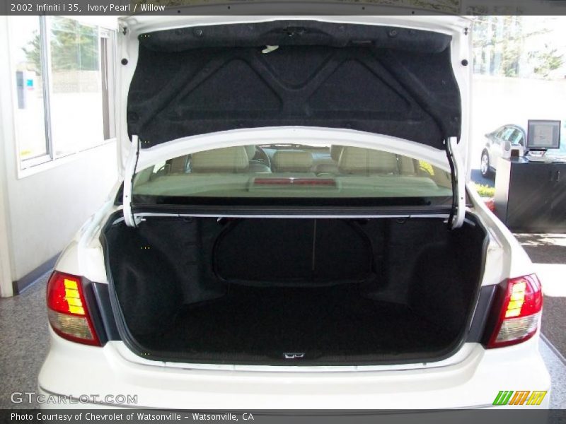 Ivory Pearl / Willow 2002 Infiniti I 35