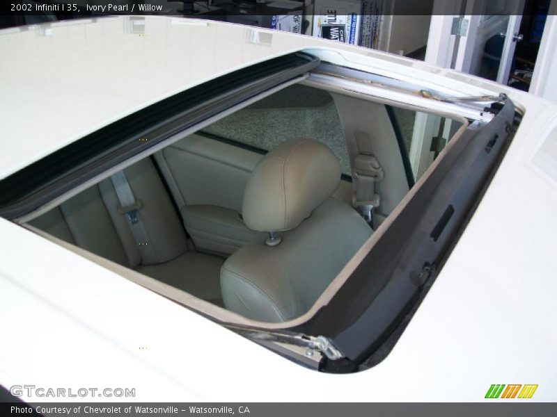 Ivory Pearl / Willow 2002 Infiniti I 35