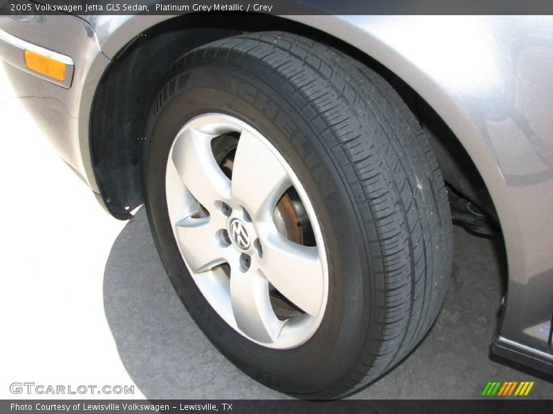 Platinum Grey Metallic / Grey 2005 Volkswagen Jetta GLS Sedan
