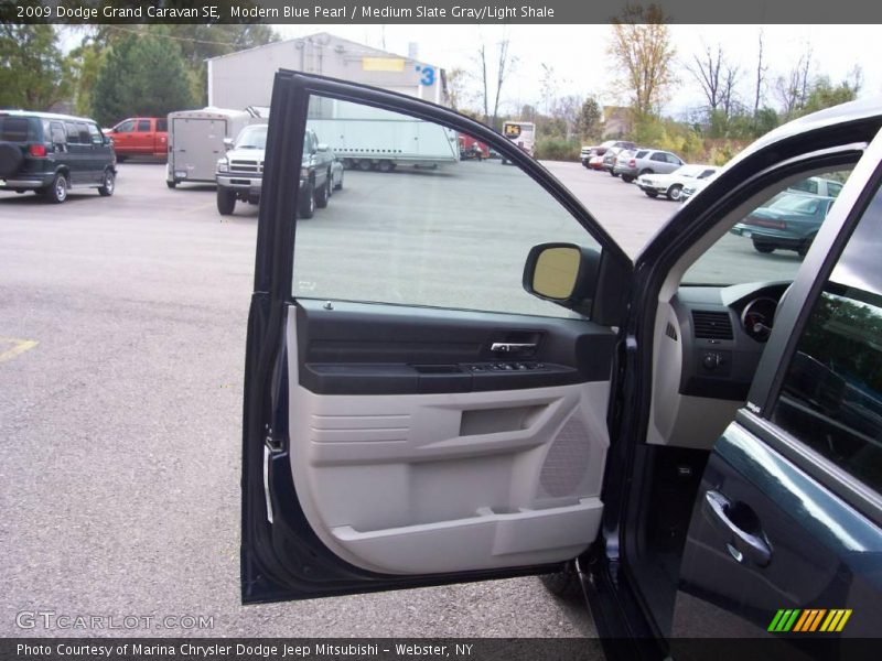 Modern Blue Pearl / Medium Slate Gray/Light Shale 2009 Dodge Grand Caravan SE