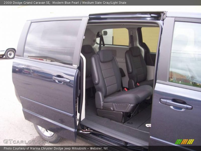 Modern Blue Pearl / Medium Slate Gray/Light Shale 2009 Dodge Grand Caravan SE