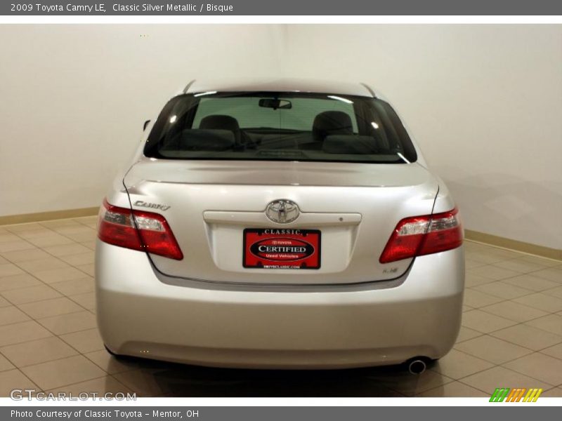 Classic Silver Metallic / Bisque 2009 Toyota Camry LE