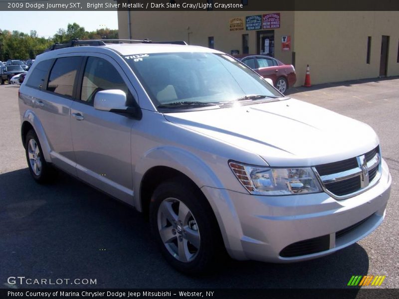 Bright Silver Metallic / Dark Slate Gray/Light Graystone 2009 Dodge Journey SXT