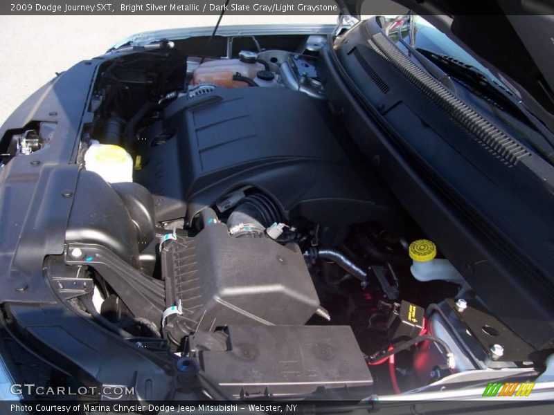 Bright Silver Metallic / Dark Slate Gray/Light Graystone 2009 Dodge Journey SXT