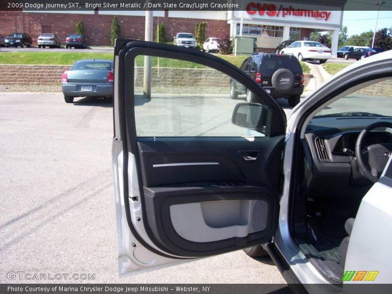 Bright Silver Metallic / Dark Slate Gray/Light Graystone 2009 Dodge Journey SXT