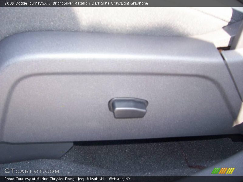 Bright Silver Metallic / Dark Slate Gray/Light Graystone 2009 Dodge Journey SXT