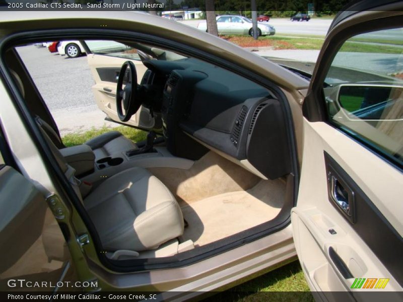 Sand Storm / Light Neutral 2005 Cadillac CTS Sedan