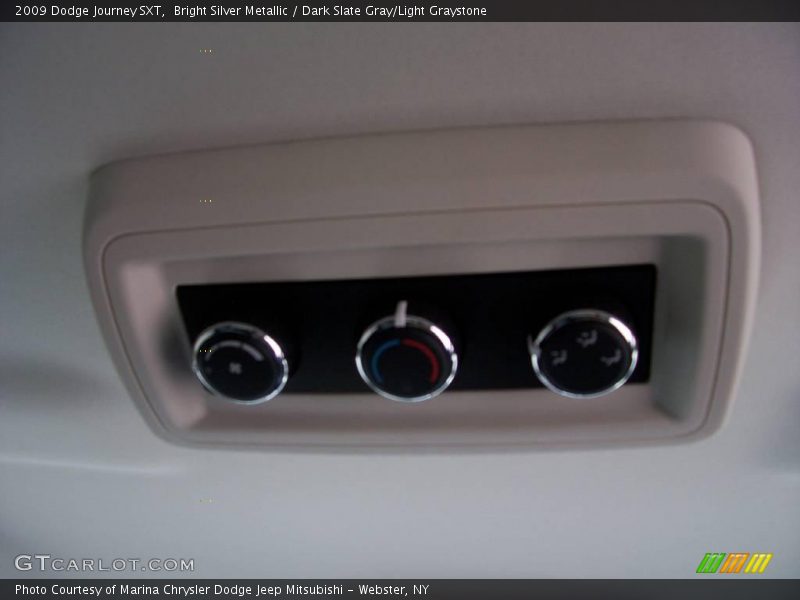 Bright Silver Metallic / Dark Slate Gray/Light Graystone 2009 Dodge Journey SXT