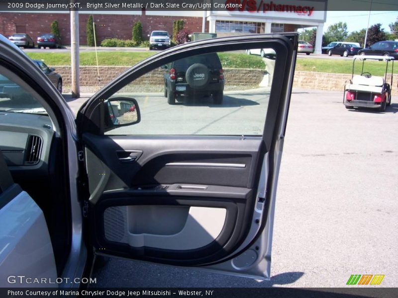 Bright Silver Metallic / Dark Slate Gray/Light Graystone 2009 Dodge Journey SXT