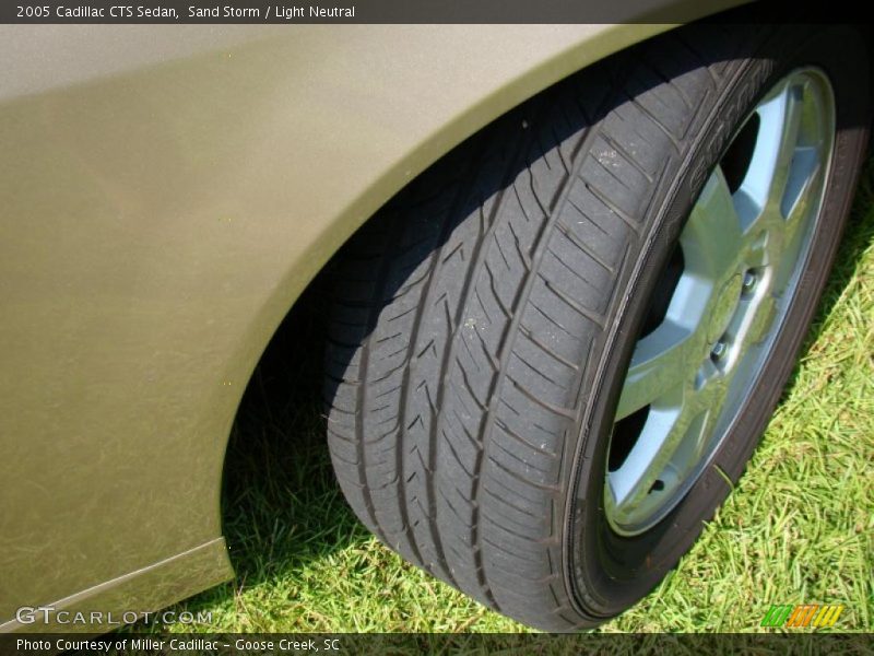 Sand Storm / Light Neutral 2005 Cadillac CTS Sedan