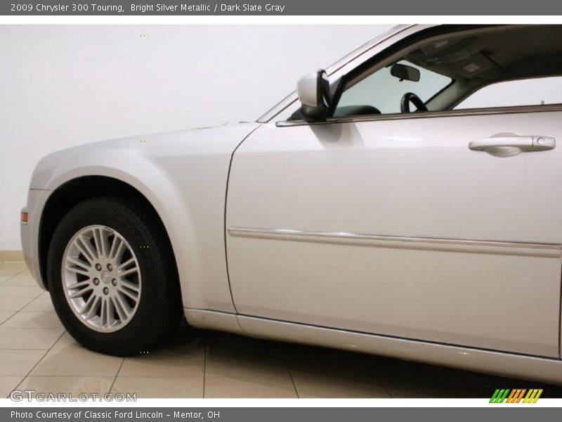 Bright Silver Metallic / Dark Slate Gray 2009 Chrysler 300 Touring