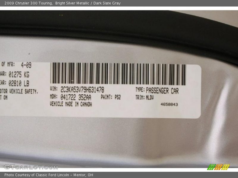 Bright Silver Metallic / Dark Slate Gray 2009 Chrysler 300 Touring