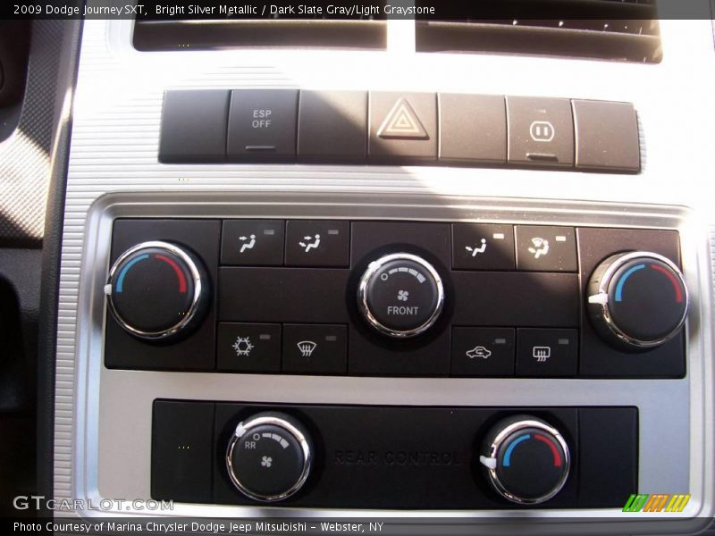 Bright Silver Metallic / Dark Slate Gray/Light Graystone 2009 Dodge Journey SXT