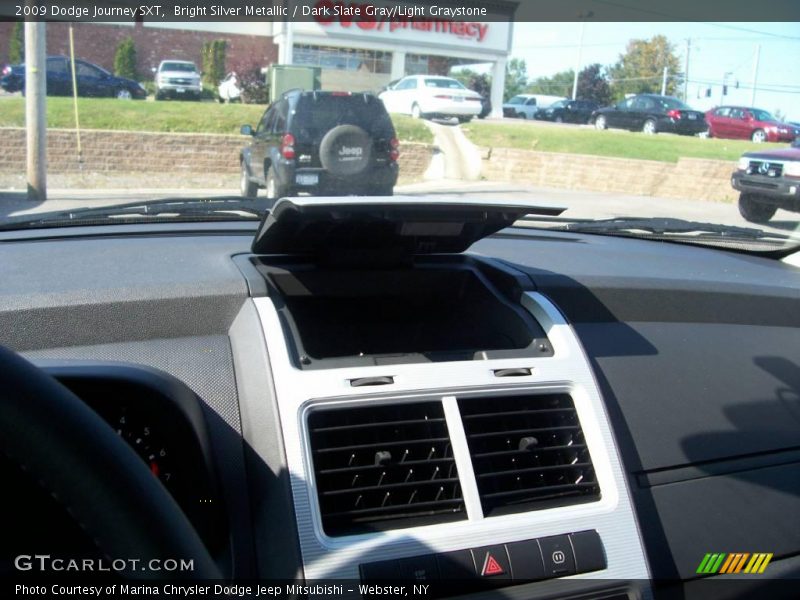 Bright Silver Metallic / Dark Slate Gray/Light Graystone 2009 Dodge Journey SXT