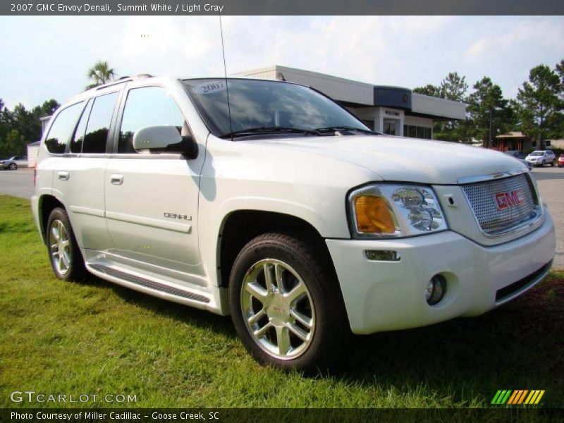 Summit White / Light Gray 2007 GMC Envoy Denali