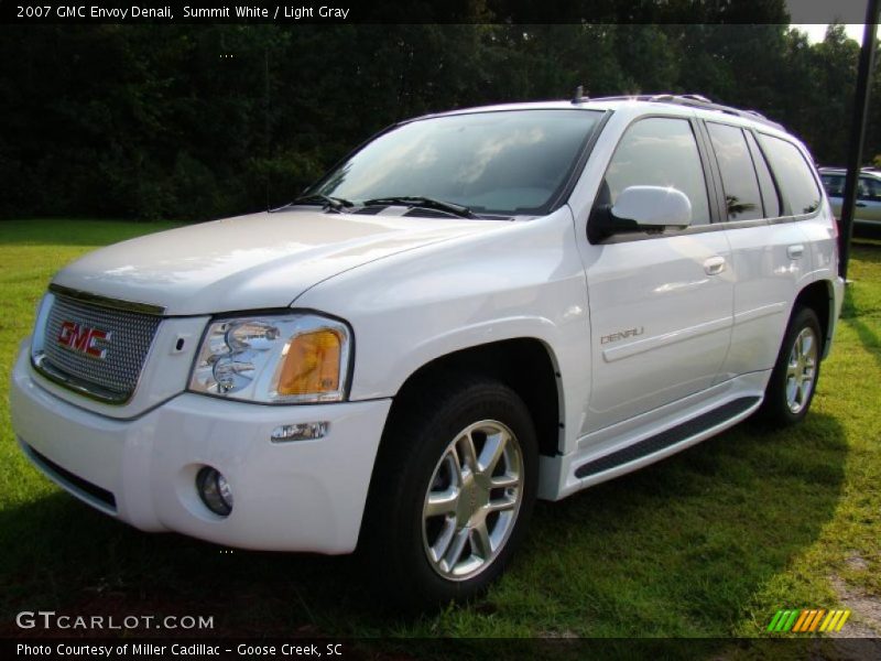 Summit White / Light Gray 2007 GMC Envoy Denali