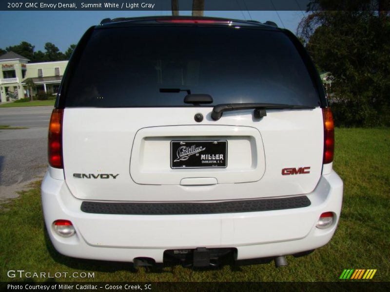 Summit White / Light Gray 2007 GMC Envoy Denali