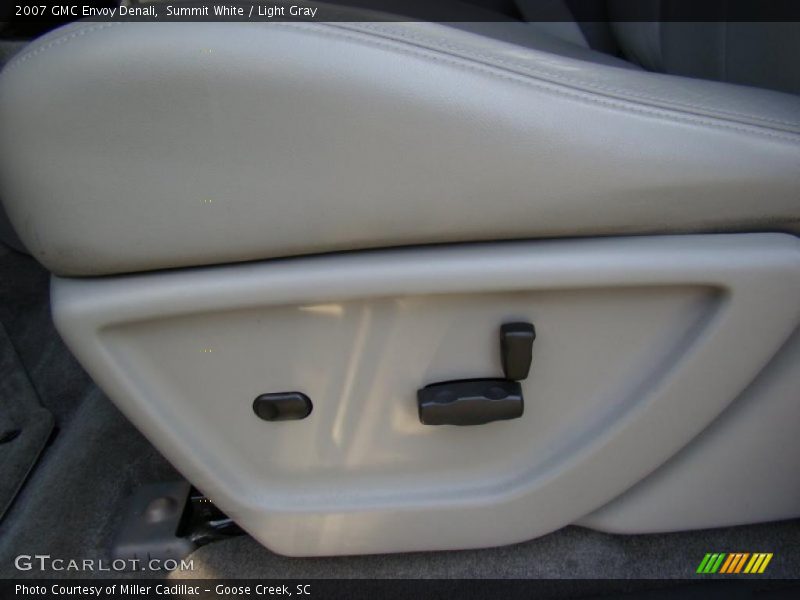 Summit White / Light Gray 2007 GMC Envoy Denali