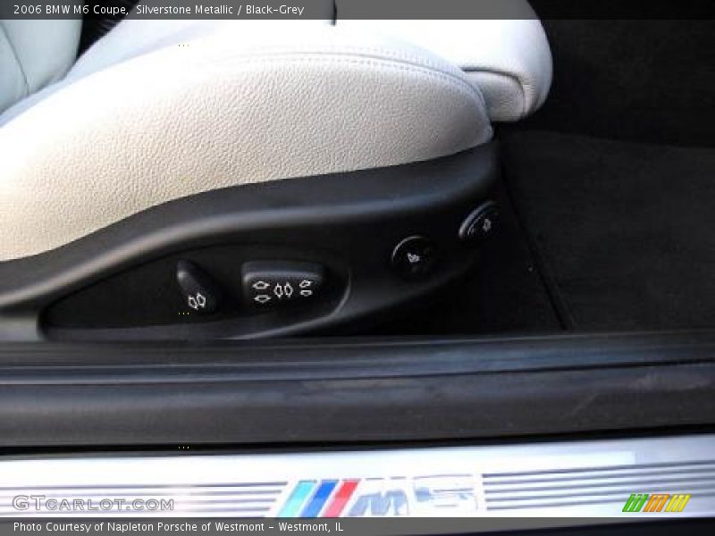 Silverstone Metallic / Black-Grey 2006 BMW M6 Coupe