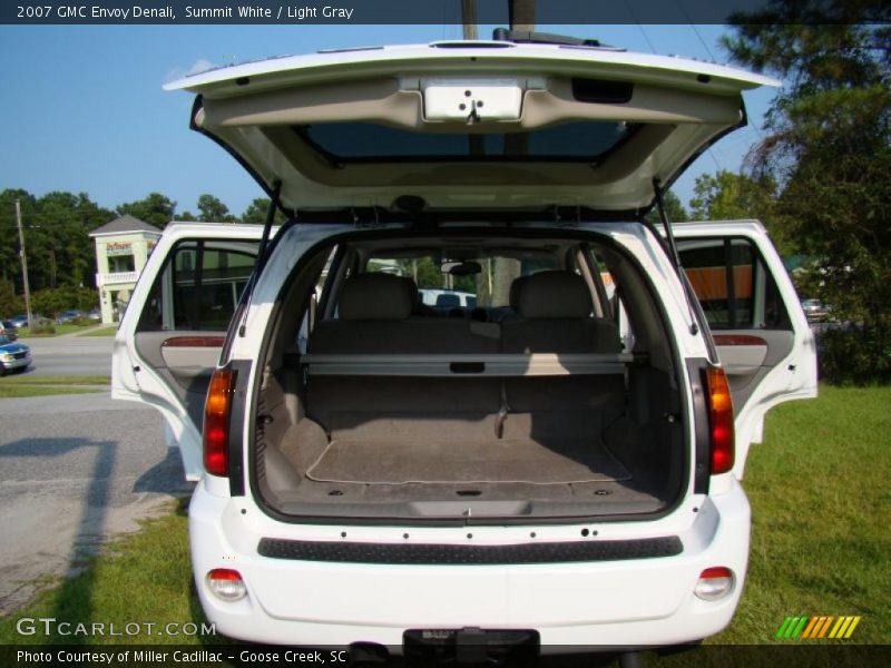 Summit White / Light Gray 2007 GMC Envoy Denali