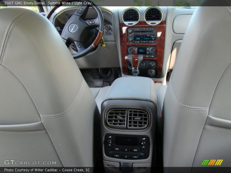 Summit White / Light Gray 2007 GMC Envoy Denali