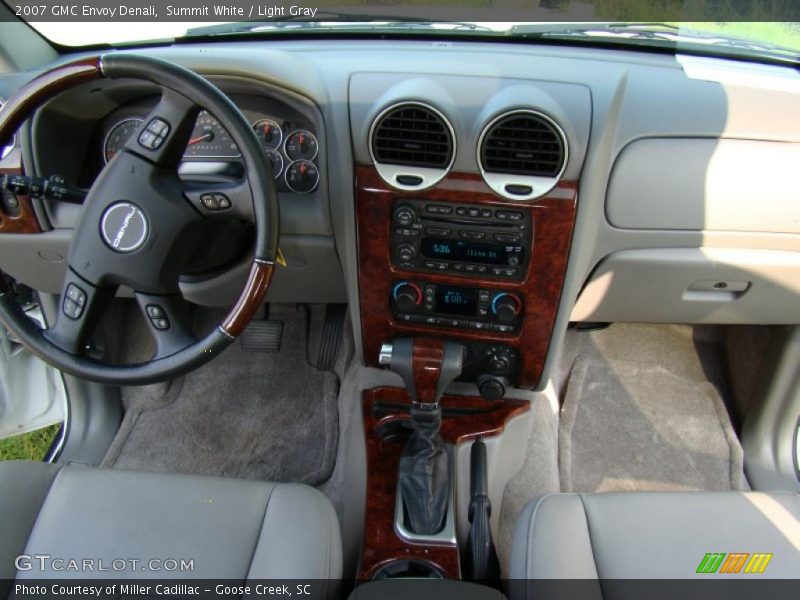 Summit White / Light Gray 2007 GMC Envoy Denali