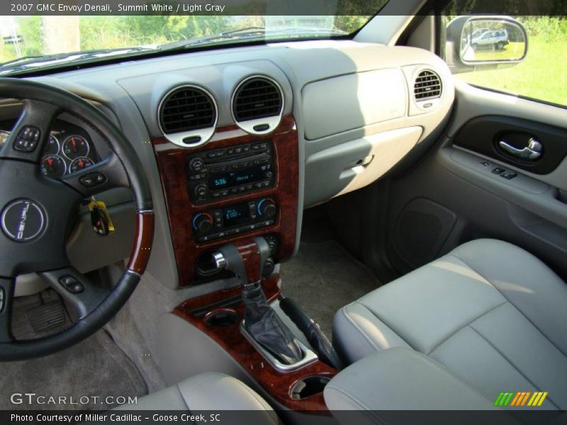 Summit White / Light Gray 2007 GMC Envoy Denali