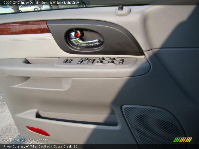 Summit White / Light Gray 2007 GMC Envoy Denali