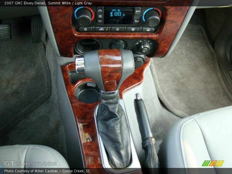 Summit White / Light Gray 2007 GMC Envoy Denali