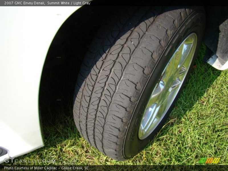 Summit White / Light Gray 2007 GMC Envoy Denali