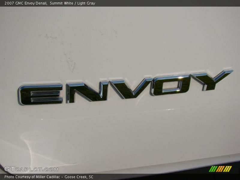 Summit White / Light Gray 2007 GMC Envoy Denali
