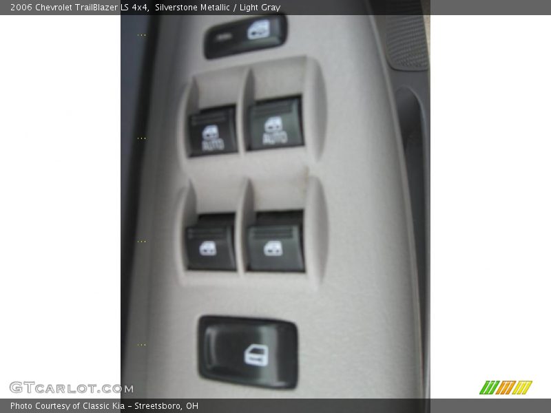 Silverstone Metallic / Light Gray 2006 Chevrolet TrailBlazer LS 4x4