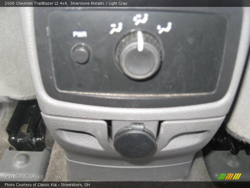 Silverstone Metallic / Light Gray 2006 Chevrolet TrailBlazer LS 4x4