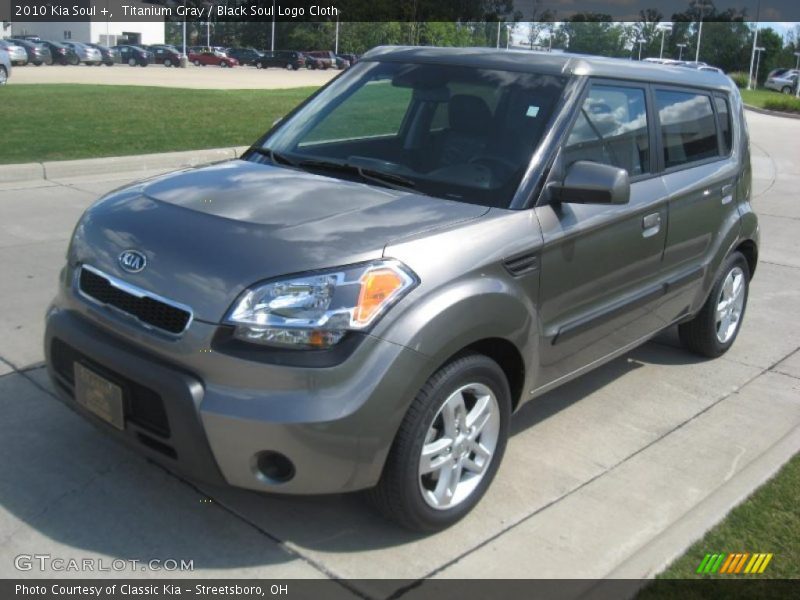 Titanium Gray / Black Soul Logo Cloth 2010 Kia Soul +